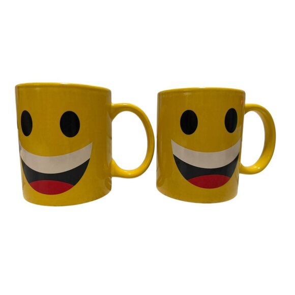 Pompano Isle Casino Ceramic Yellow Mug Cup Play More Be Happy Set of 2 - Picture 1 of 11